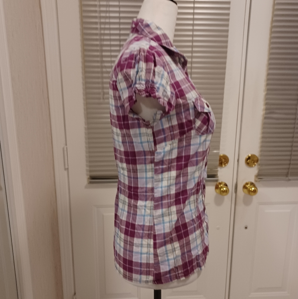 4/$40 Plaid Fitted Blouse - Size Small - Picture 4 of 9